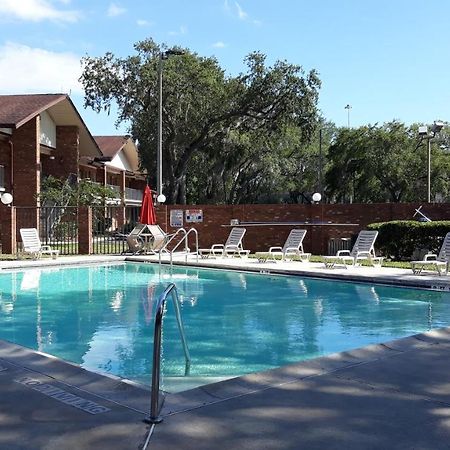 Ramada By Wyndham Temple Terrace/Tampa North Hotell Eksteriør bilde