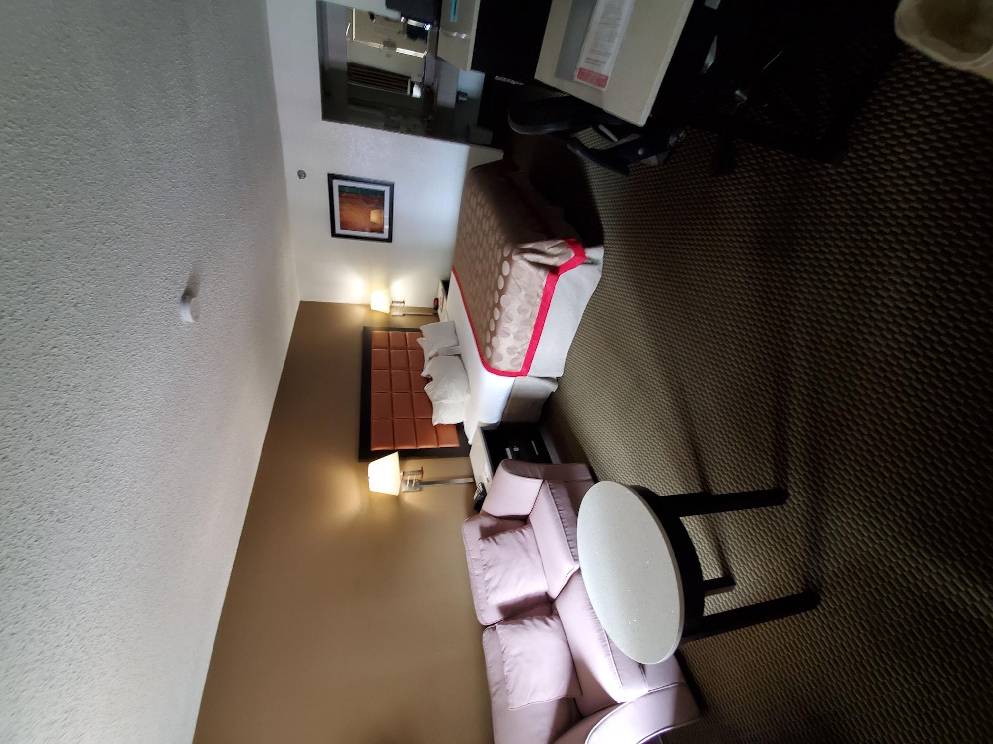 Ramada By Wyndham Temple Terrace/Tampa North Hotell Eksteriør bilde