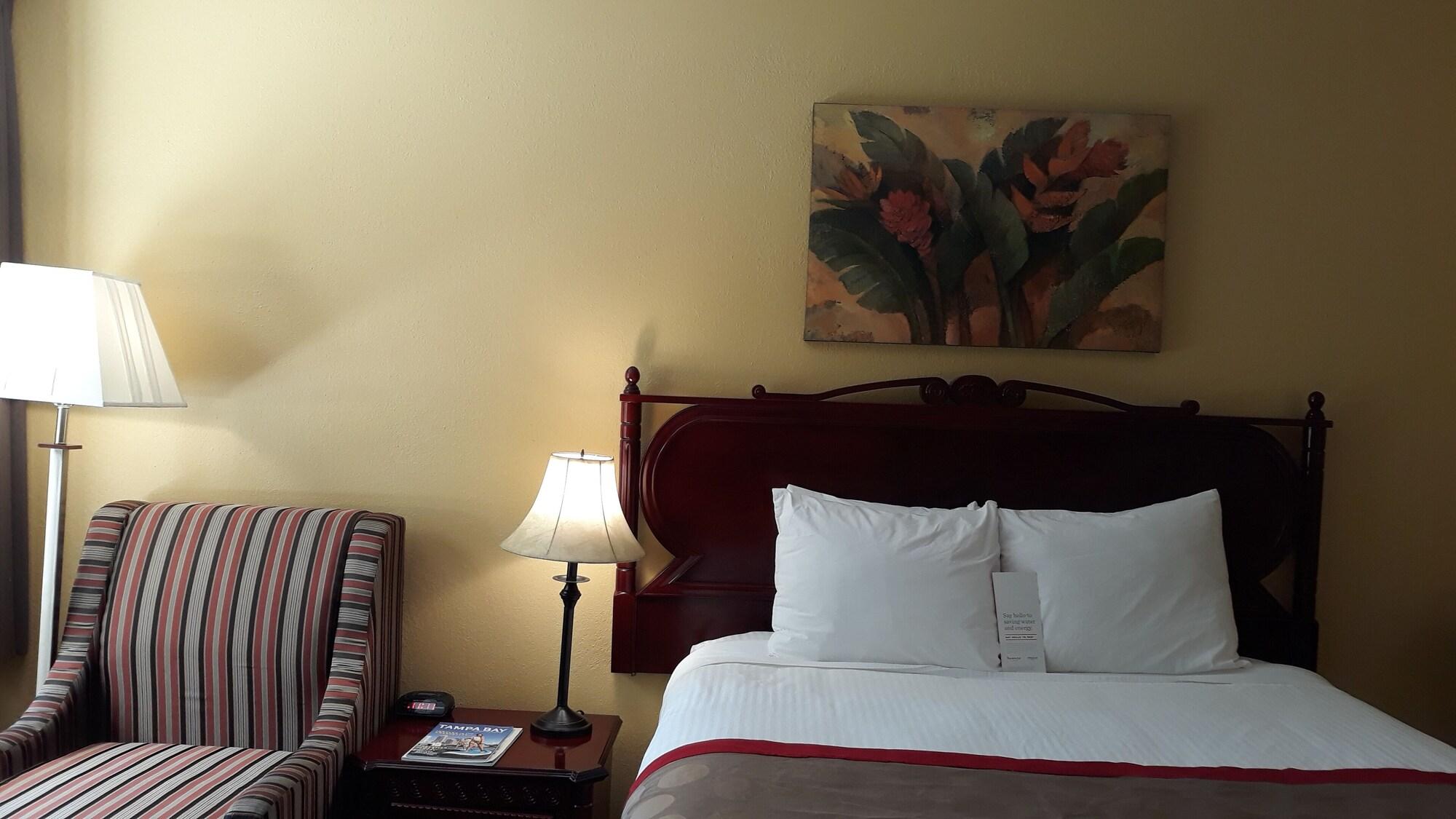 Ramada By Wyndham Temple Terrace/Tampa North Hotell Eksteriør bilde