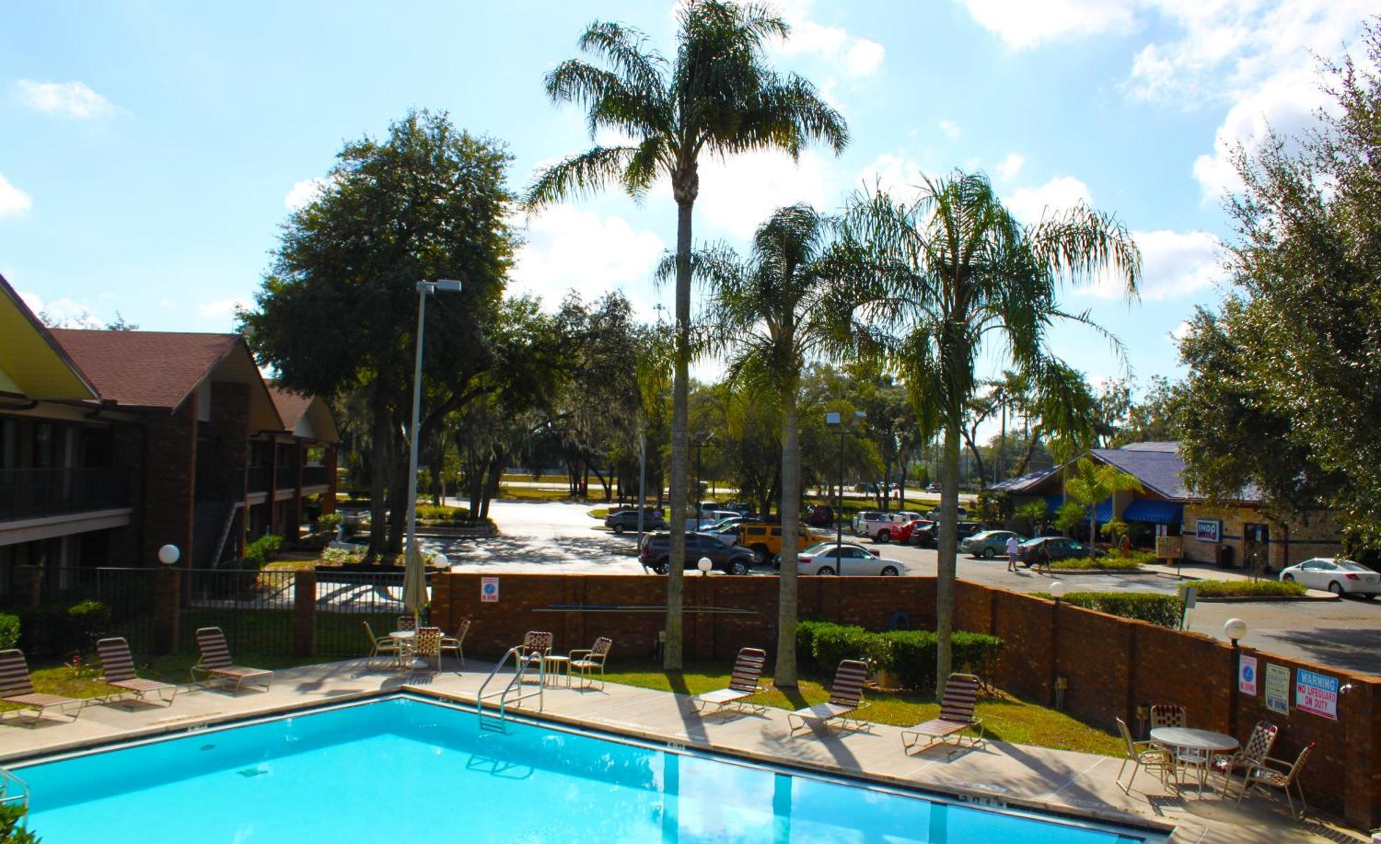 Ramada By Wyndham Temple Terrace/Tampa North Hotell Eksteriør bilde