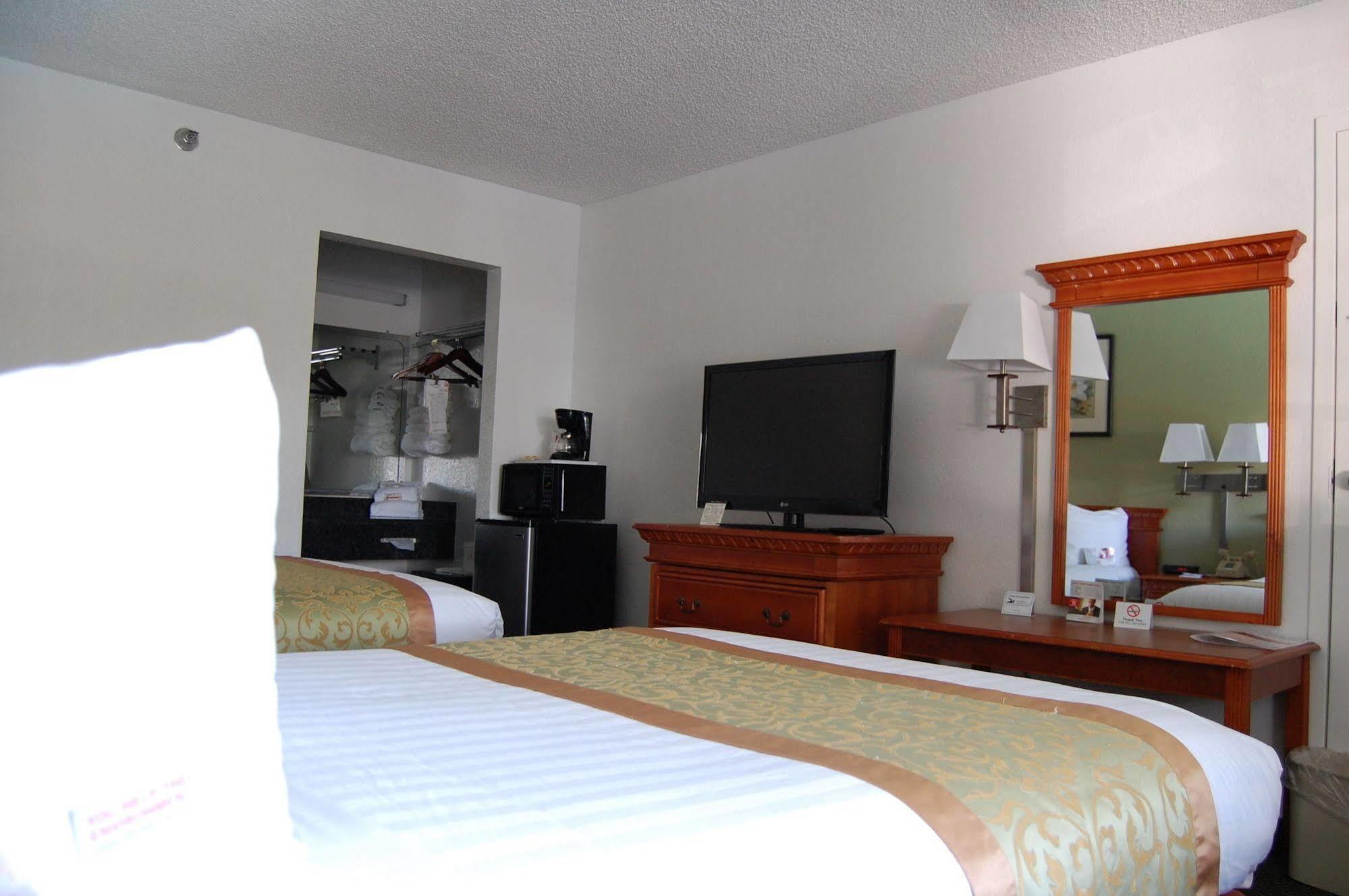 Ramada By Wyndham Temple Terrace/Tampa North Hotell Eksteriør bilde