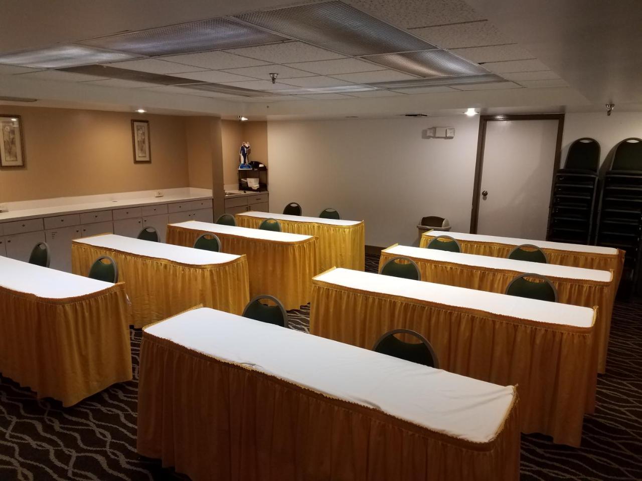 Ramada By Wyndham Temple Terrace/Tampa North Hotell Eksteriør bilde
